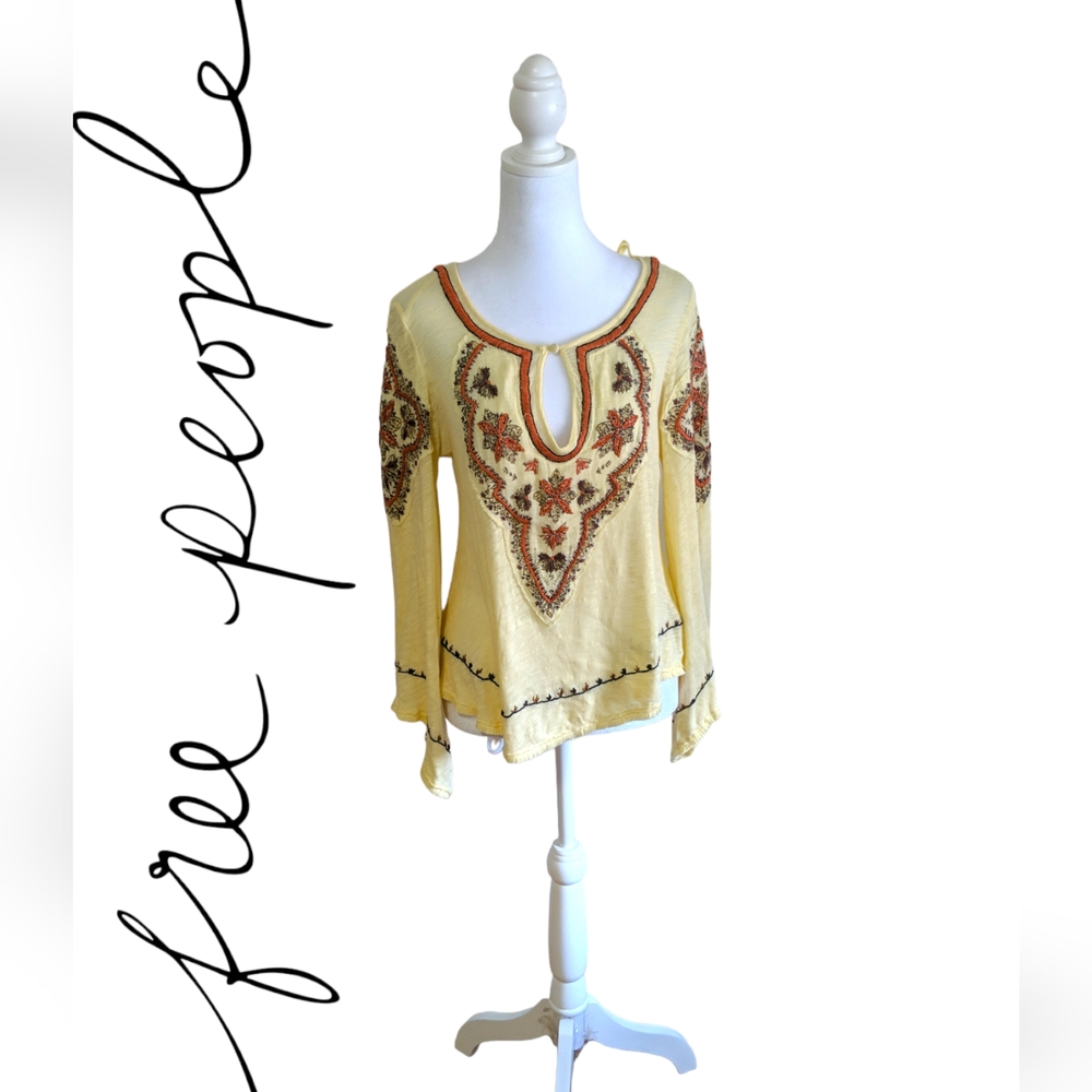 ▪️Free PEOPLE Yellow Embroider Top Size Medium 100% Cotton